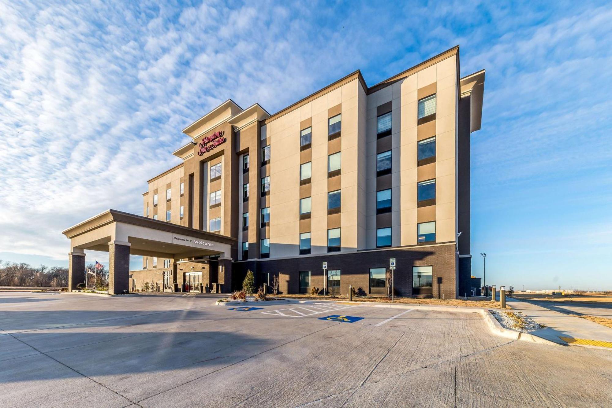 Hampton Inn & Suites Pryor, Ok Pryor Creek Exterior photo